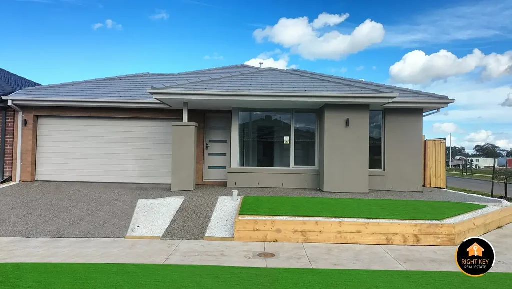 Tarneit 4房 主卧带套卫石材台面 静音抽屉远程车库 高天花开阔视野 Stunning Brand new Home at Great location in Tarneit , Great opportunity for both First Home Buyer and Investors.