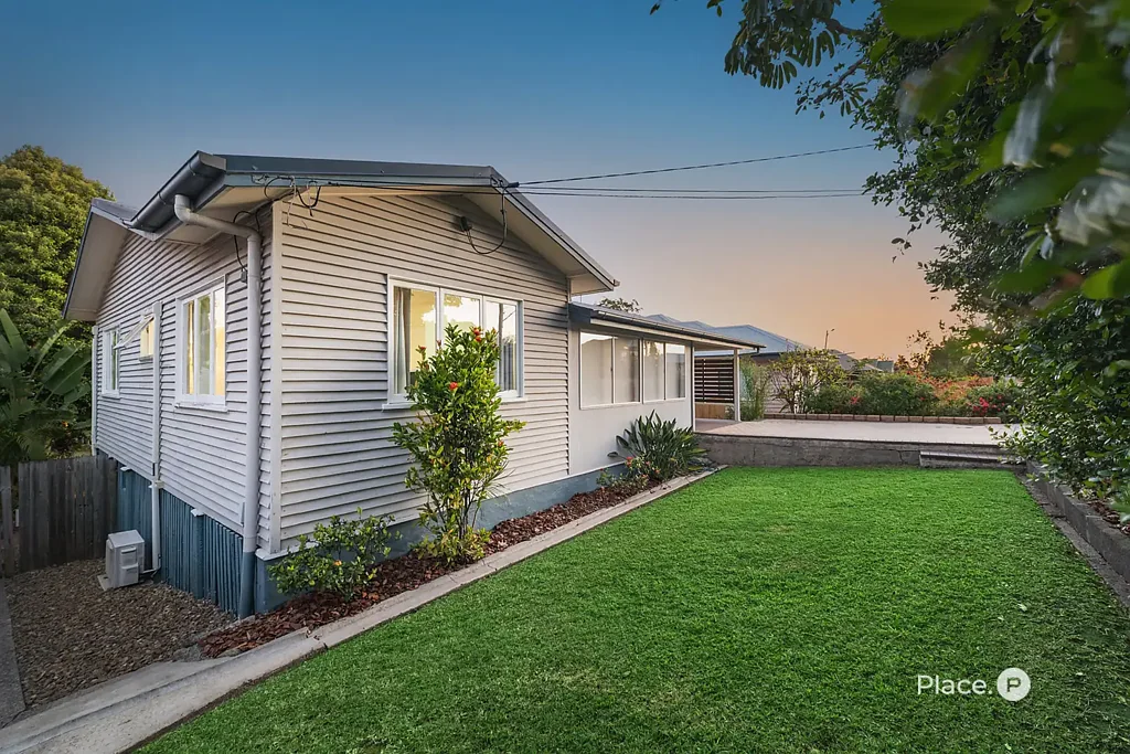 Holland Park 3Zimmer Entry Level Family Home in Cavendish Rd School Catchment