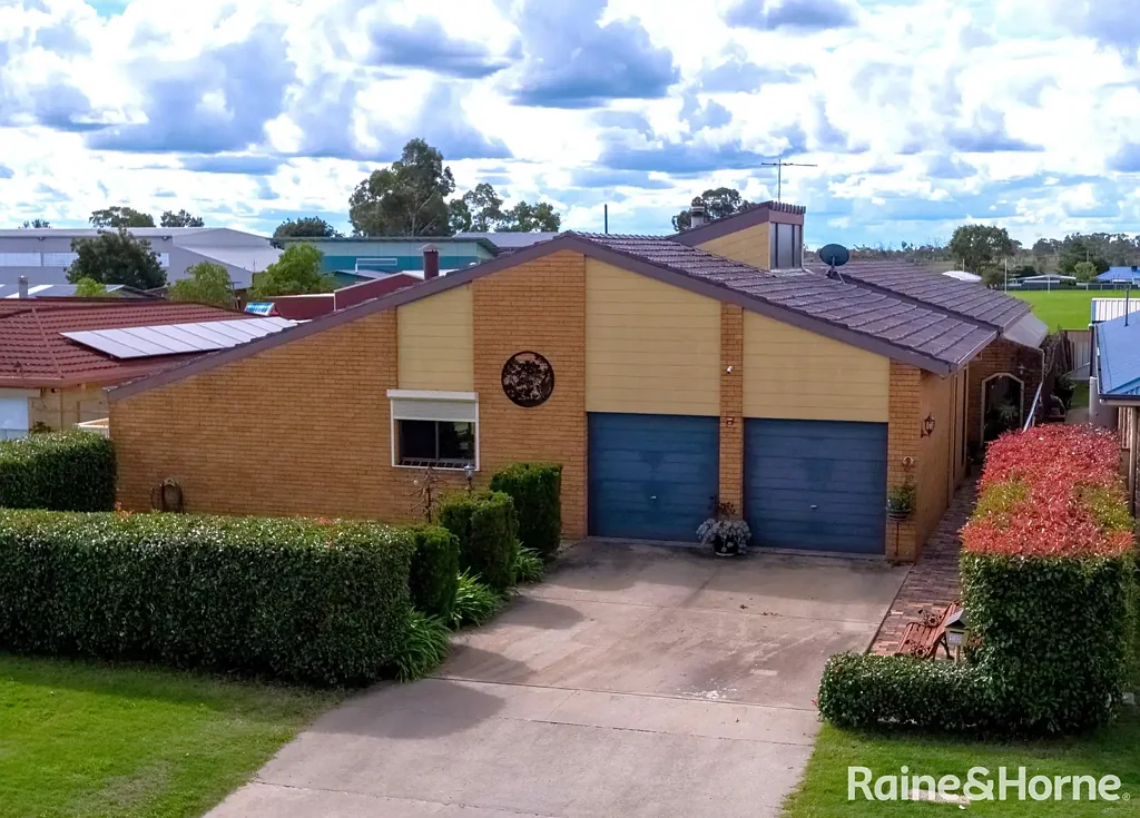 18 Mather Street, Inverell, NSW 2360