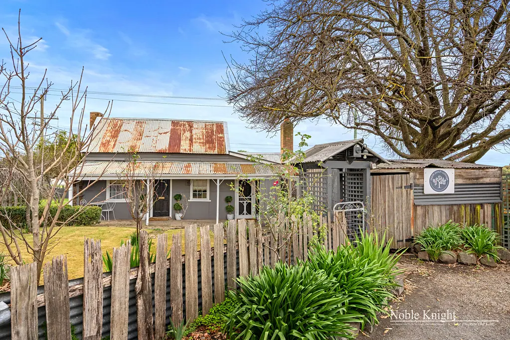 8 Irvine Crescent, Yarra Glen, VIC 3775