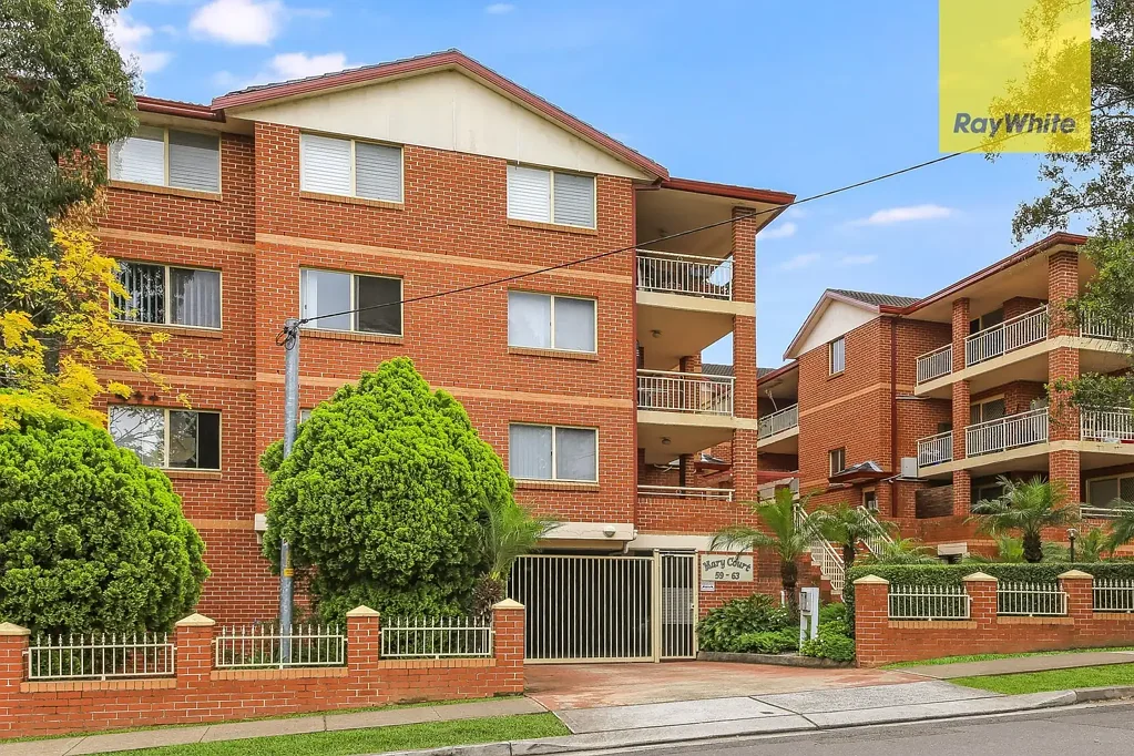 Beautifully Presented Apartment in Secure Boutique Complex