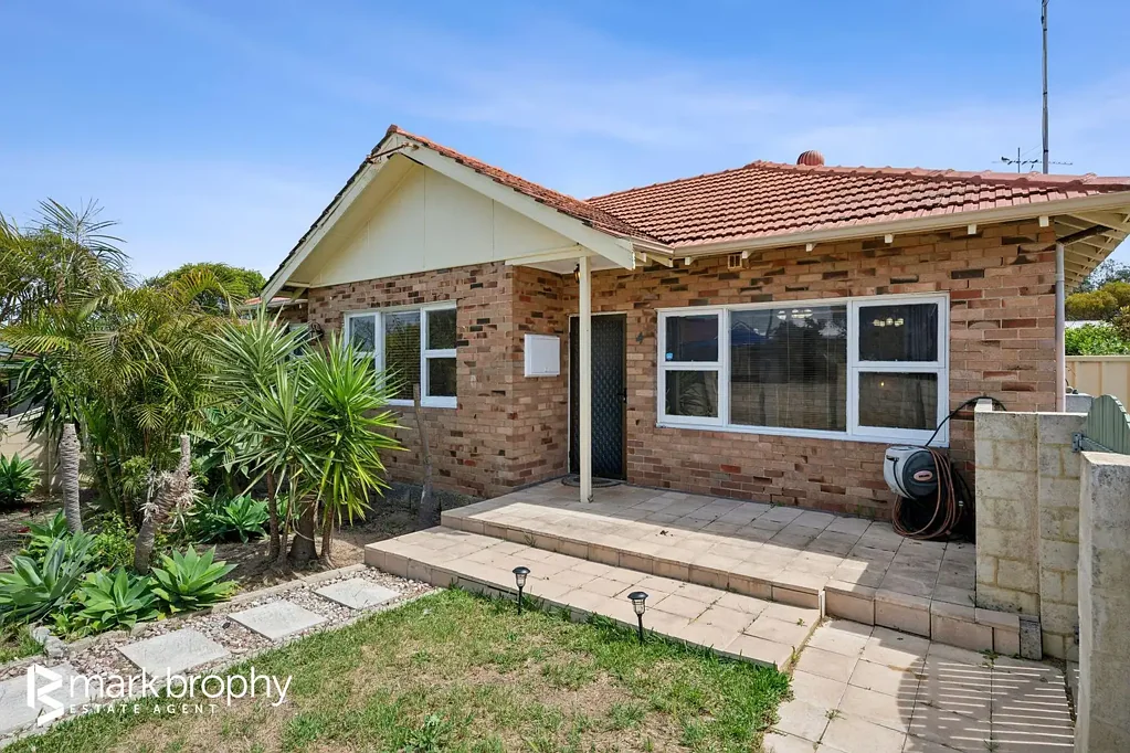 4 Bradbury Road, Hamilton Hill, WA 6163