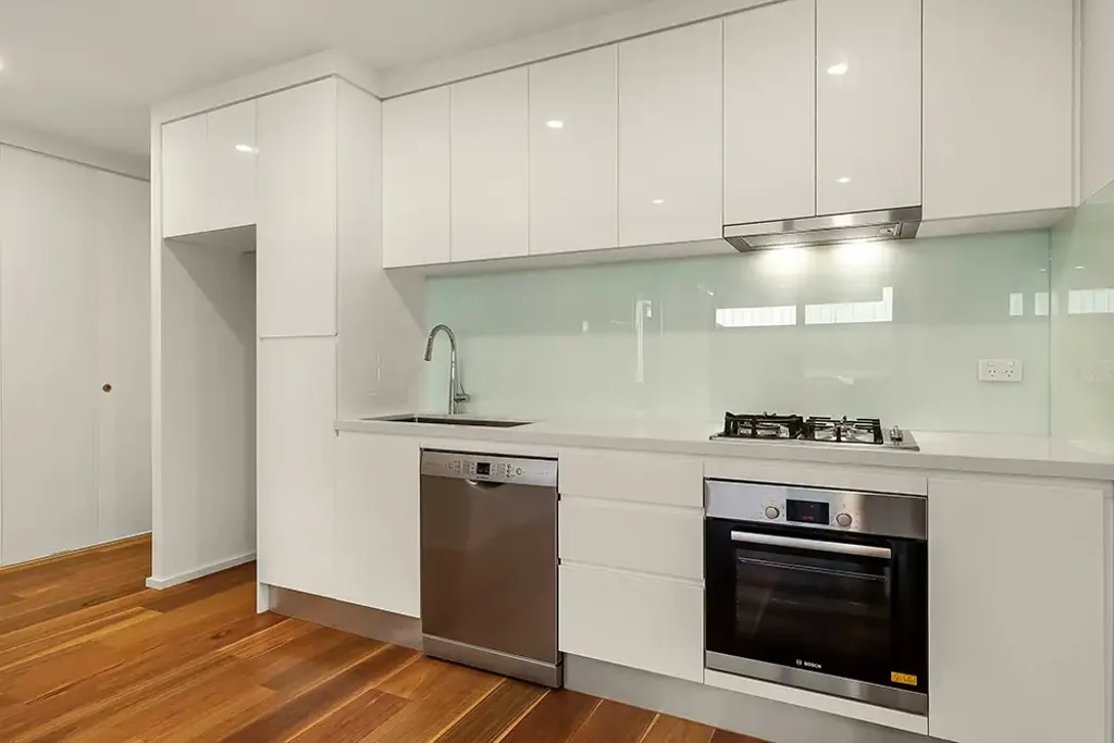 STUNNING ONE BEDROOM APARTMENT, GREAT LOCATION