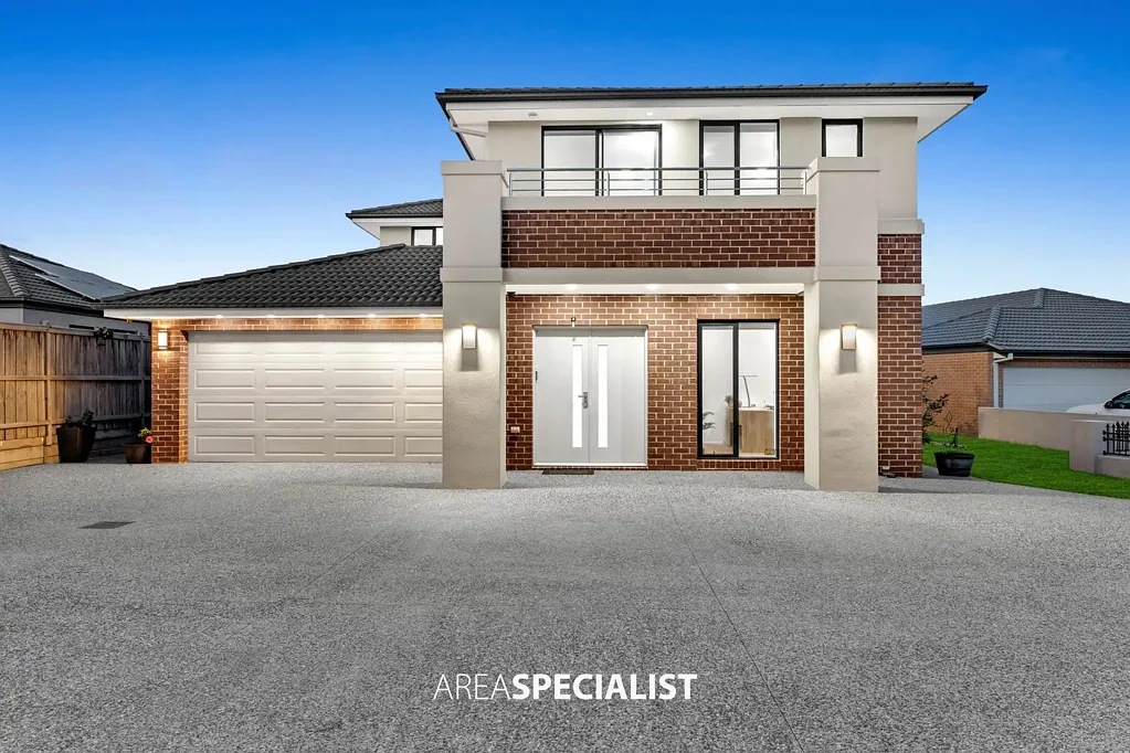 Clyde 5房  Grand Family Luxury on 797.2m² – Spacious, stylish living for growing families