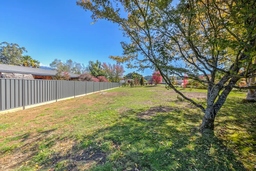 Porepunkah Low maintenance land in the heart of the Porepunkah Community