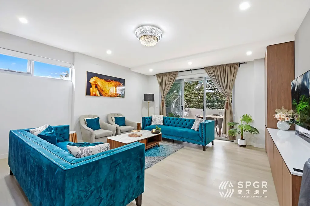 Schofields 3 Bedroom Modern Ground level three-bedroom apartment with spacious courtyard