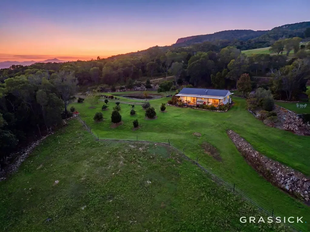 Charlwood “The Oasis” | Private 39.5-Acre Retreat with Sweeping Scenic Rim Views