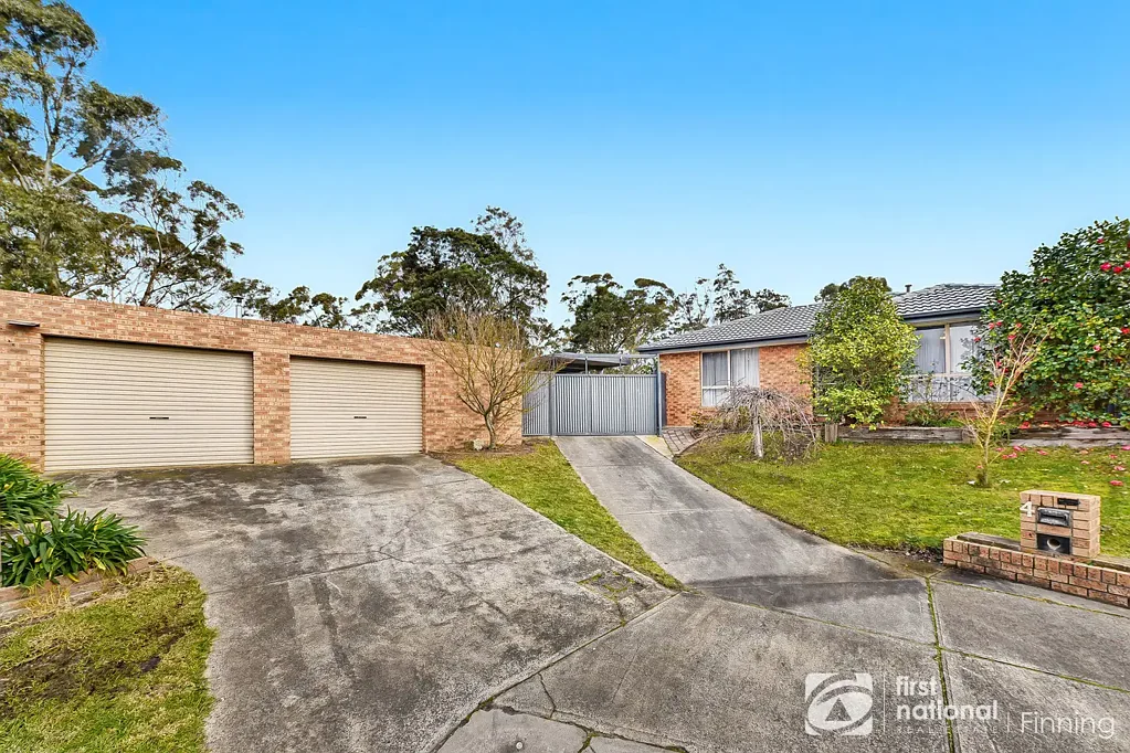 Cranbourne North 3침실 723m² Family Entertainer with Huge Workshop, Solar & Side Access in Prestigious Waverley Park Estate