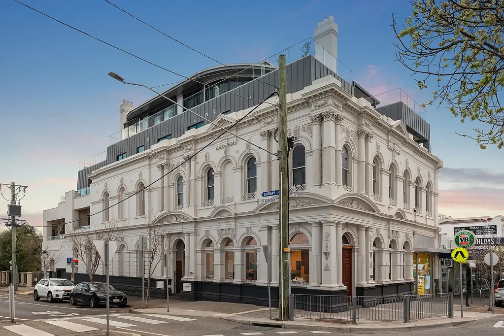 Brighton 2ਬੈੱਡਰੂਮ Boutique exclusivity, bayside prestige - the ideal downsizer with lift access