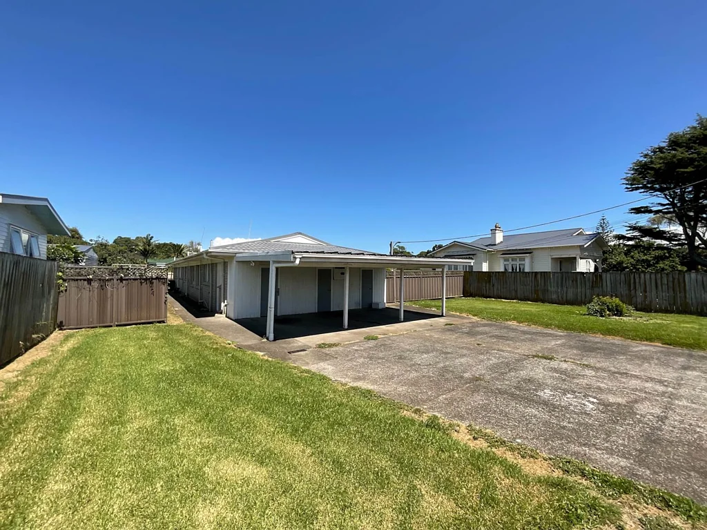 Quiet & Secure Two Bedroom Unit