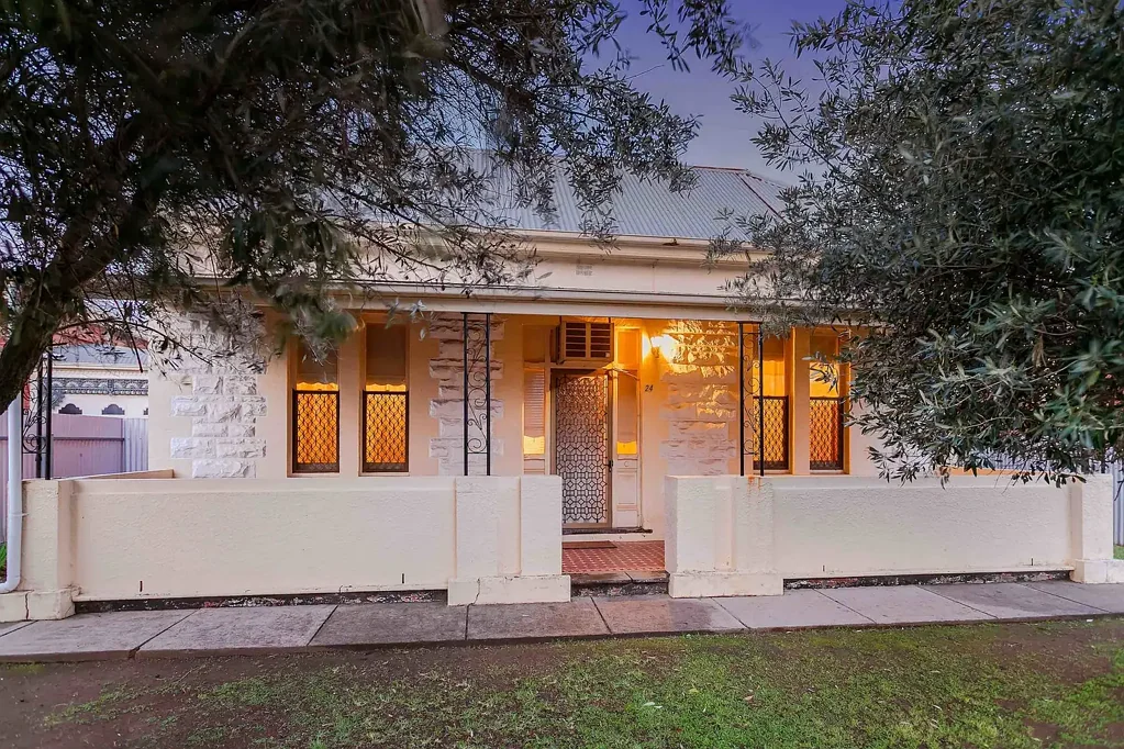 Torrensville 3房  Classic Character Home with Rare Rear Laneway Access