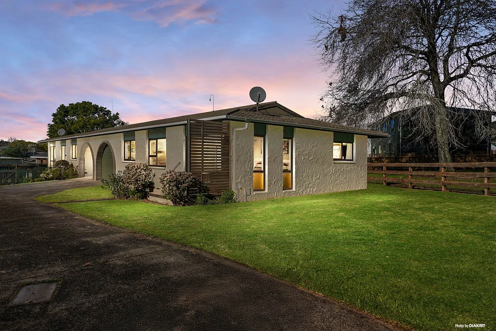 Pukekohe 2Moenga Welcome Home to Comfort and Convenience!