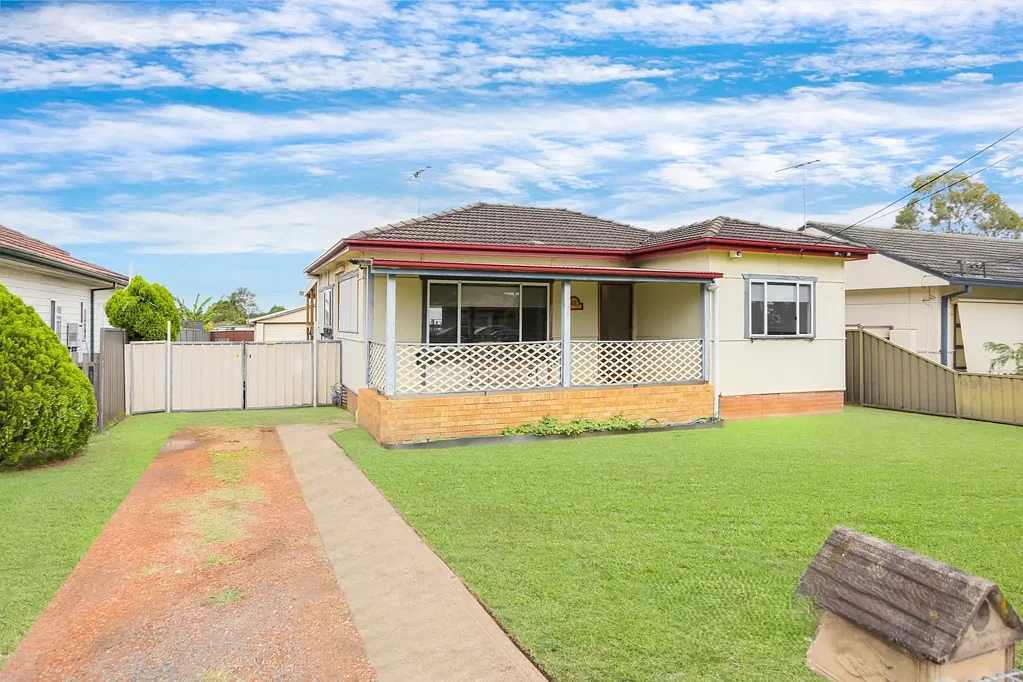 Stylish Home Ready To Move In!