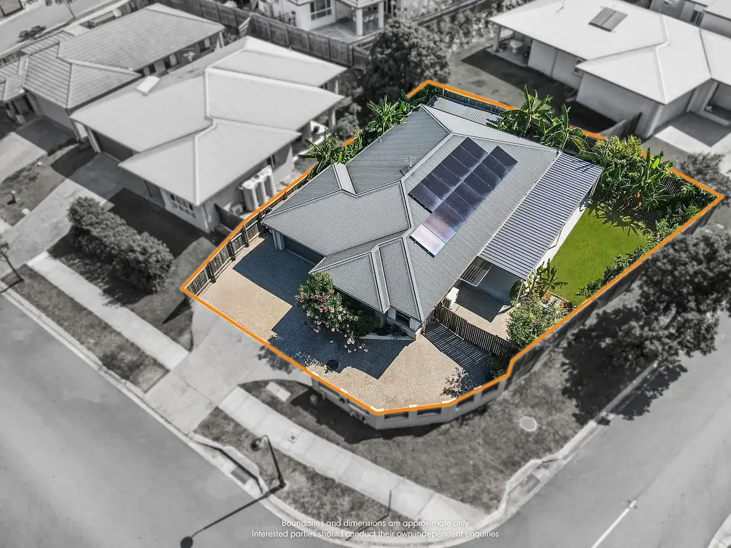 Deebing Heights 4房 中心位置优越 4卧宽敞舒适 开放式厨餐区 全年娱乐空间 476平米全围栏地块 步行至学校公园 Modern Comfort Meets Effortless Family Living