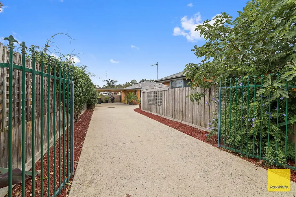 Foster 3房  Townhouse with proximity and privacy