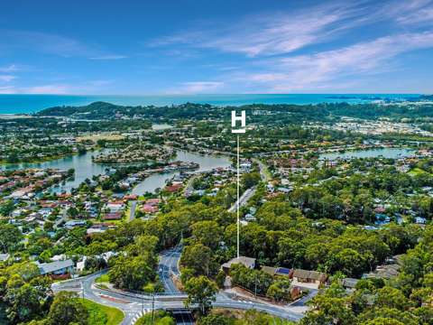 Currumbin Waters 7 Bedroom GRAND FAMILY HOME WITH ENDLESS POTENTIAL AND DUAL LIVING!
