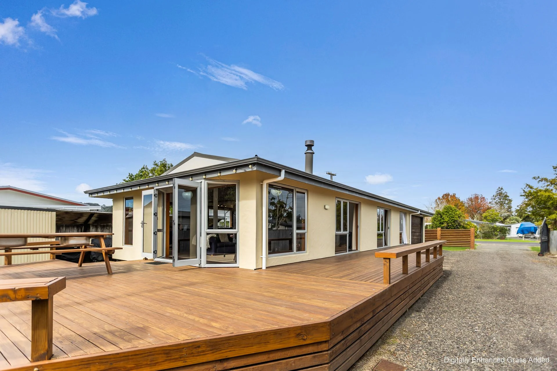 Whitianga 3房  BIG LIVING ZONE. BIG DECK. BOAT PARKING.