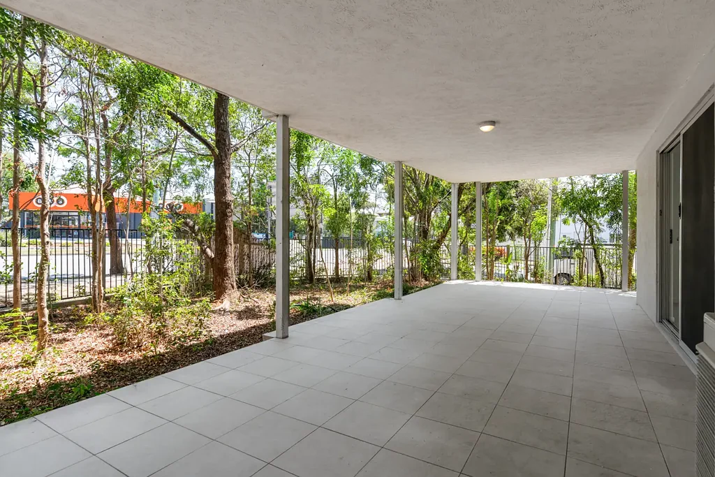 Toowong 2ห้องนอน Massive Courtyard Apartment!