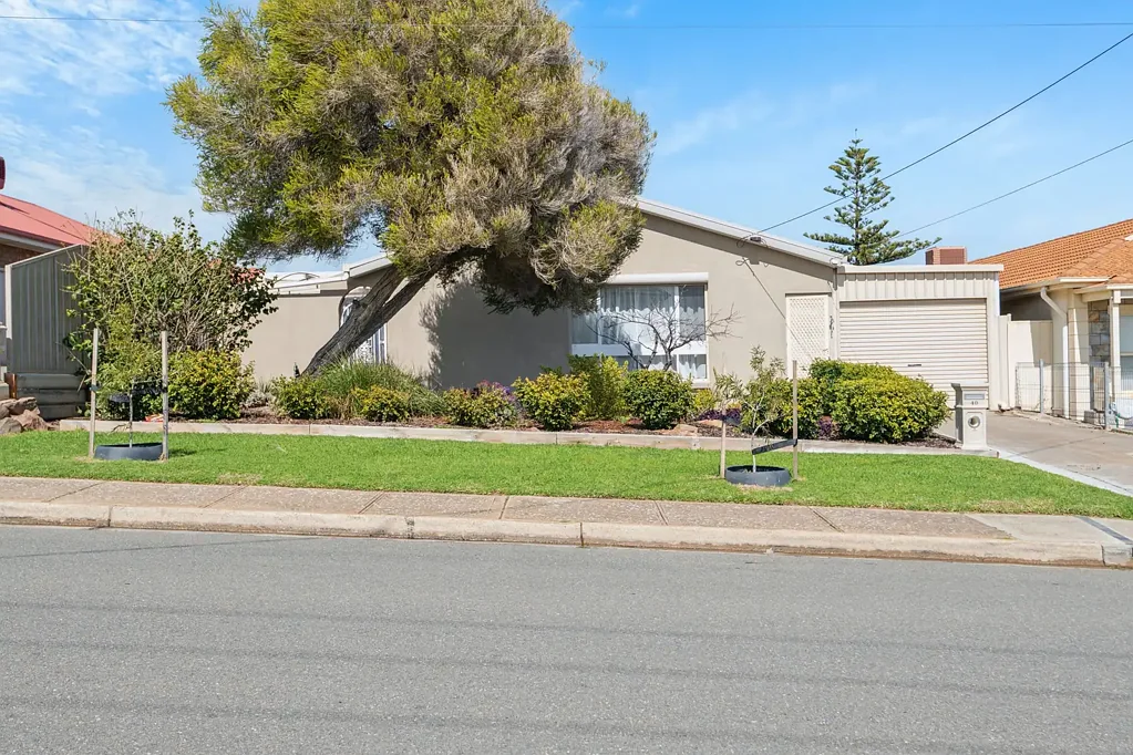 Christies Beach 4 Bedroom Coastal Charm with Room to Grow - A Hidden Gem in Christies Beach