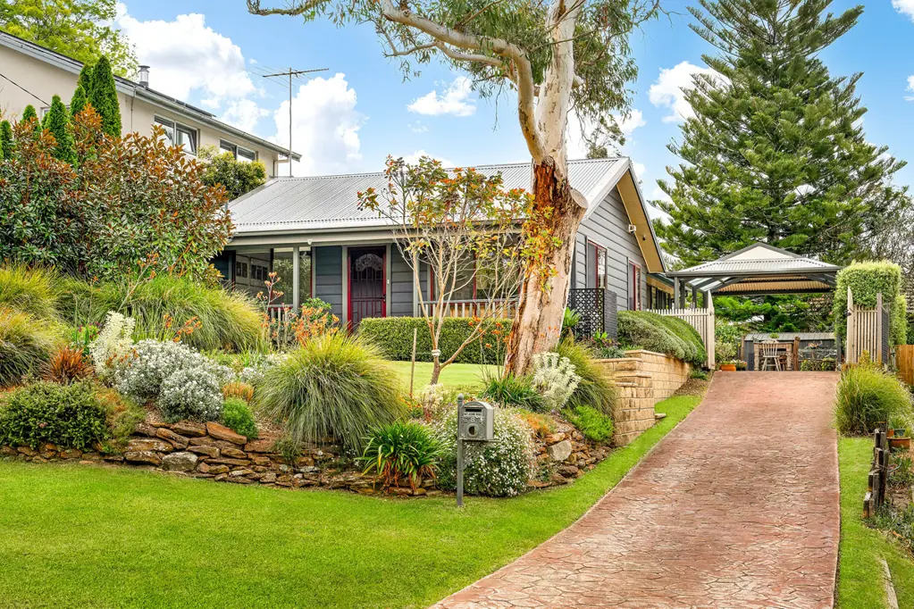 8 Parker Street, Woodford, NSW 2778