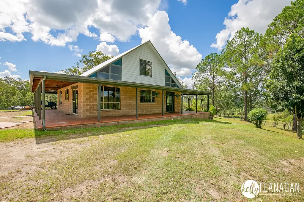 Toorooka  A Paradise All Too Yourself, Tar Road Nearly All The Way + Creek Frontage - 20 Ha. (50 Ac.)