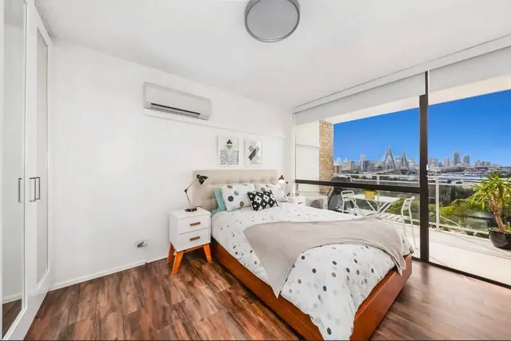 Uninterrupted Views From Stylish Apartment
