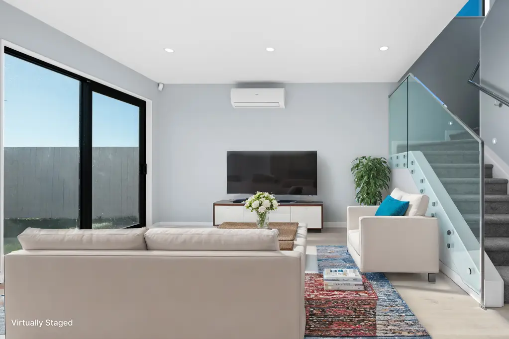 Karaka 5બેડરૂમ Brick Beauty in Karaka - Priced to sell.