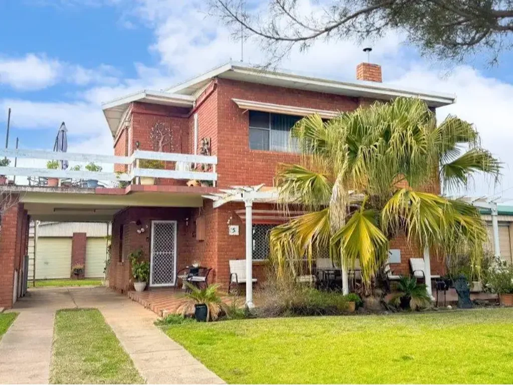 Parkes 3 Bedroom FOR SALE