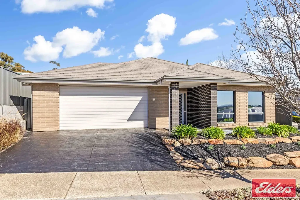 Gawler South 3 Bedroom Why build? Immaculately Presented with All the Extras