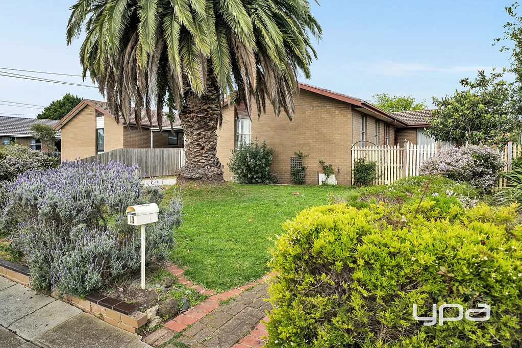 13 Marcus Crescent, Coolaroo, VIC 3048