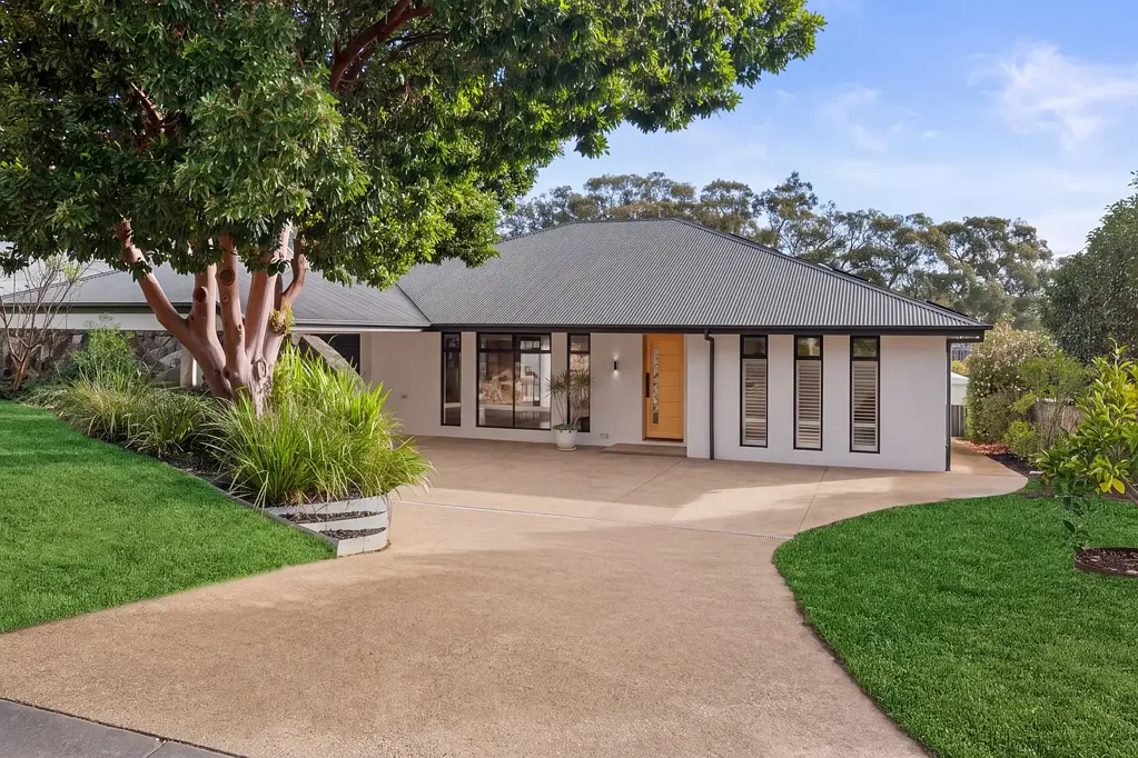 Urrbrae 4房  A stylish fresh start that dazzles from Pitcairn to pool…