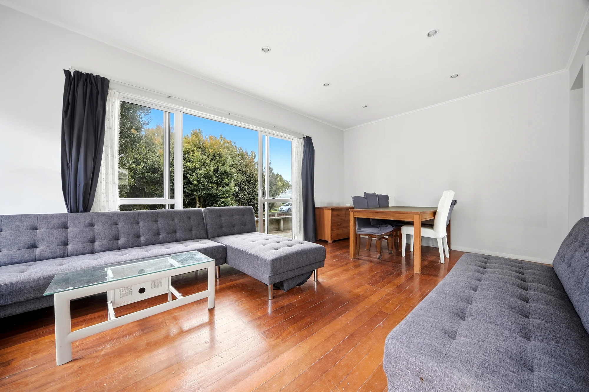 8 Renton Road, Mount Albert, photo 3