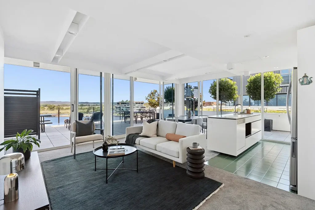 Kingston 3침실 Waterfront Garden Penthouse