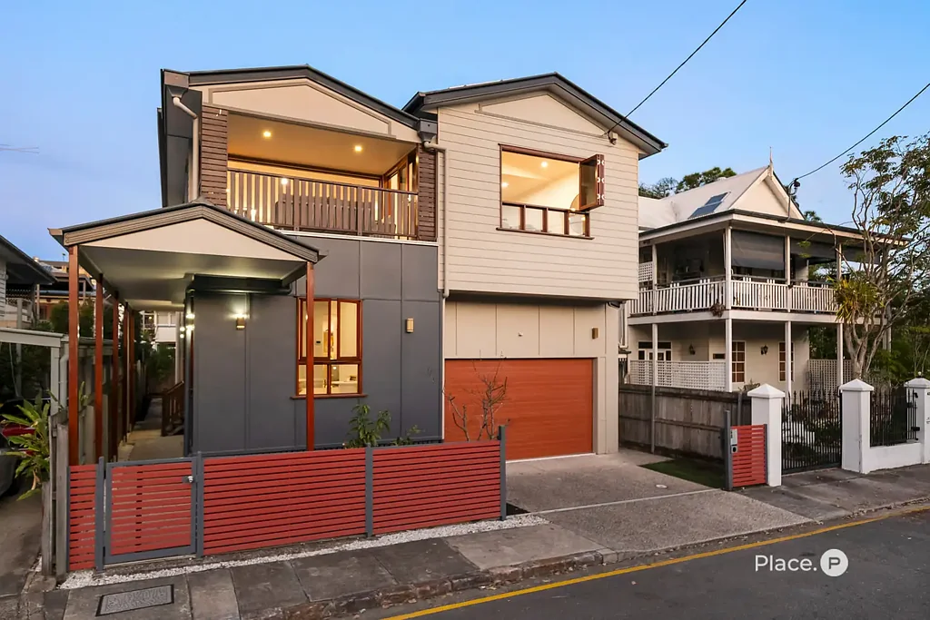 Kangaroo Point 5房 CBD中心数分钟 壮观市景 厨师厨房 双步入式衣帽间 橡木地板 环氧地面双车库 Auction On-Site | Saturday 6th September at 4:00pm
