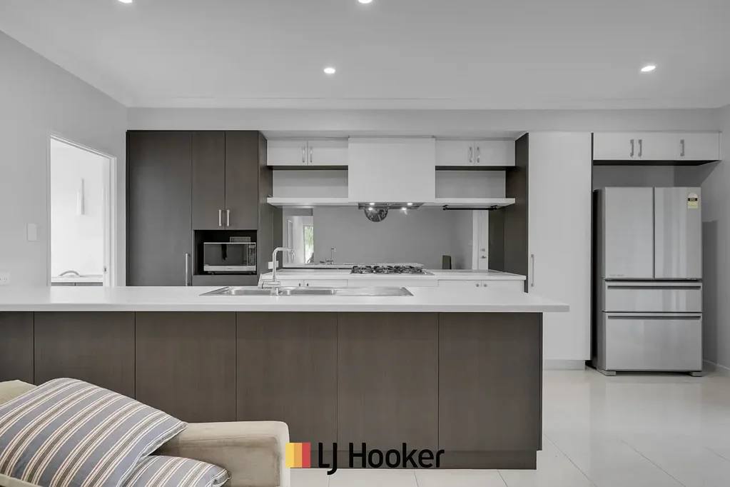 Balga 3房  Stylish kitchen with Quality Appliances and Ample Storage