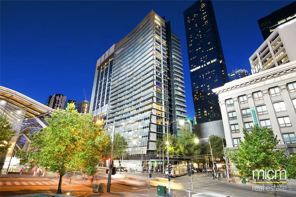 Stunning Two Bedroom in the Heart of Melbourne CBD!
