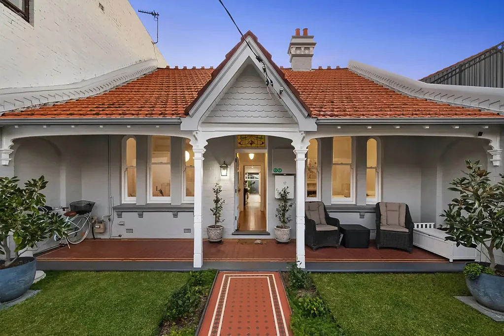 Manly 3Kwarto Reimagined beachside cottage