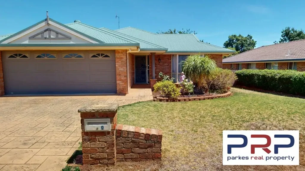 8 Flinders Street, Parkes, NSW 2870