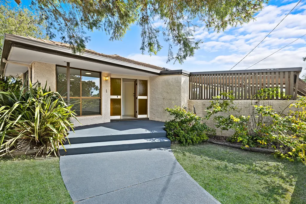 1 Yarana Drive, Mount Helen, VIC 3350