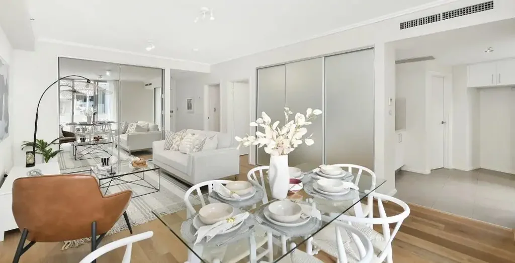 Stylish Entertainer Close To Local Attractions