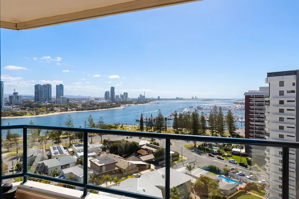 Main Beach 3 Slaapkamer Exceptional Scale with an Extraordinary 270-Degree Coastal Panorama