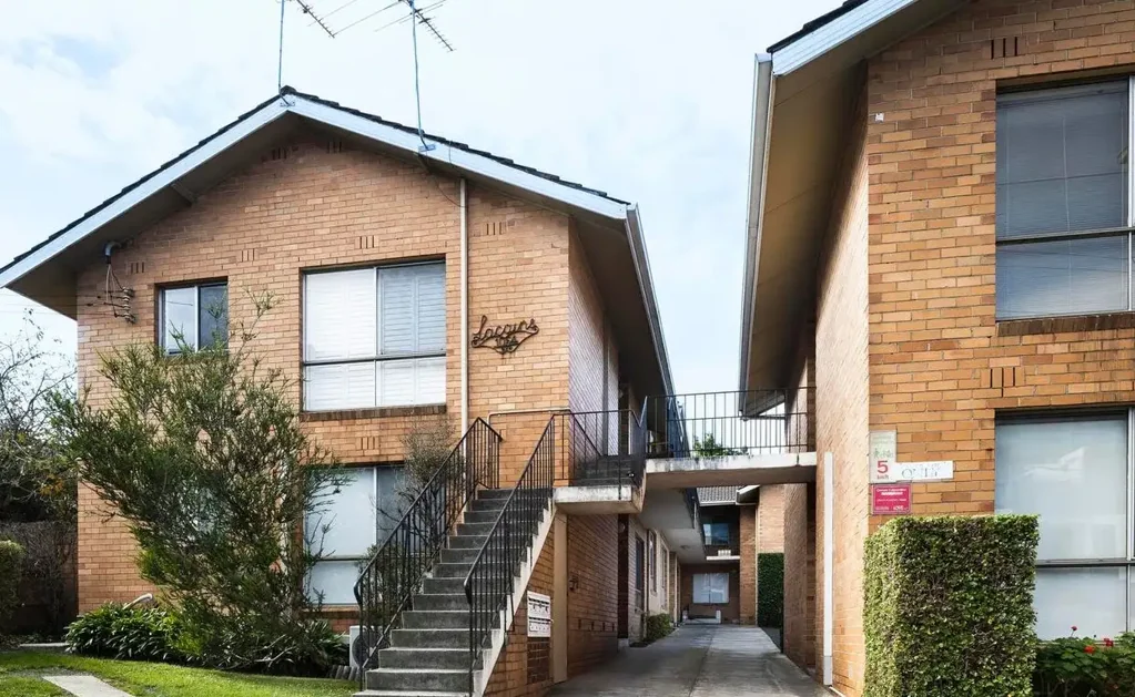 DELIGHTFUL APARTMENT IN IVANHOE - FREE WATER USAGE