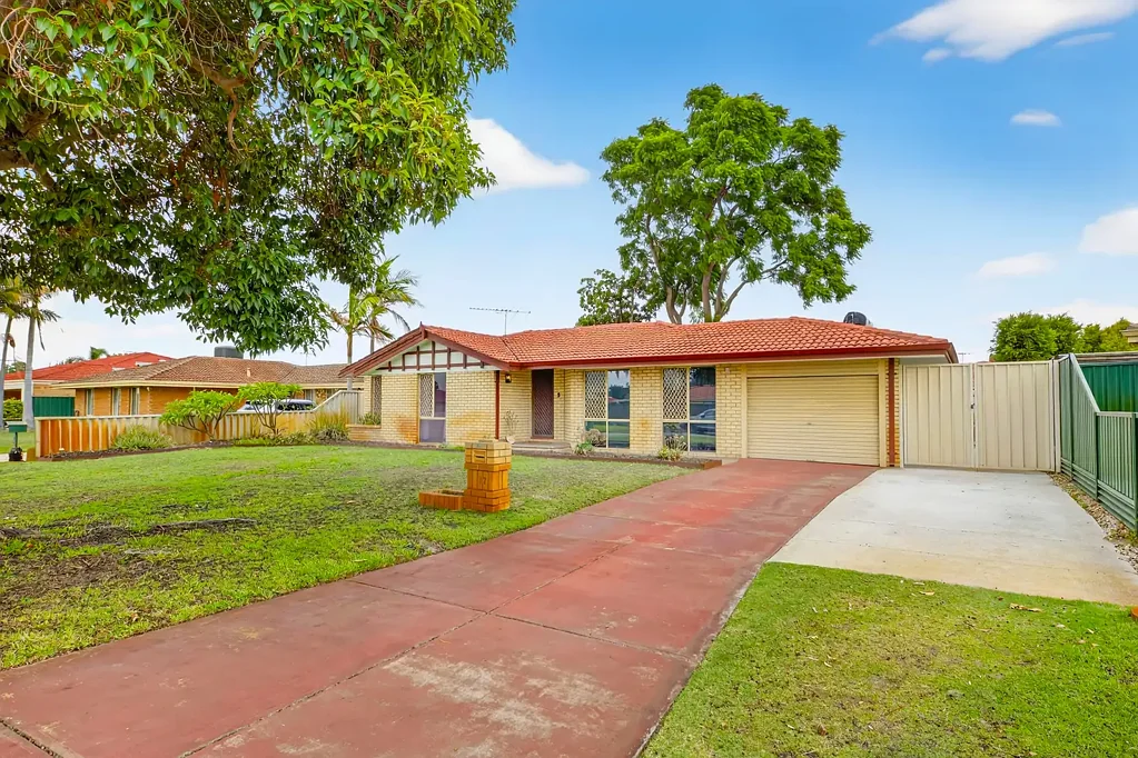 Morley 3 Bedroom Renovated Gem on a full-size 697sqm Block (Zoned R25)  -  Modern Comfort Meets Endless Potential!