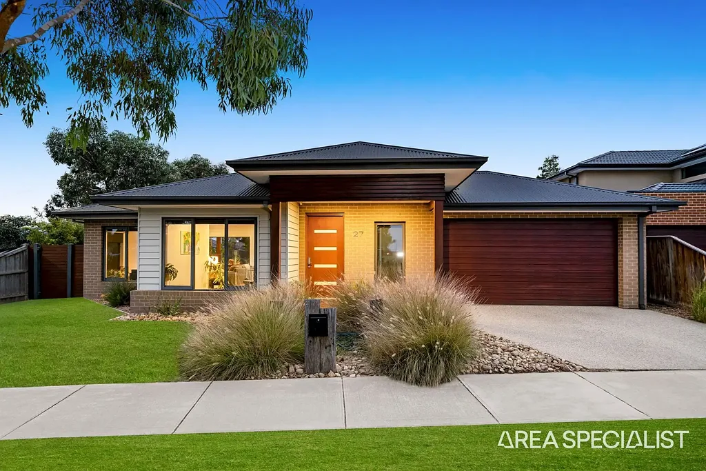 Werribee 4 Slaapkamer VIP OPEN HOME THIS THURSDAY 5.15PM - ULTRA LUXRY HOME WITH RESORT STYLE BACKYARD!