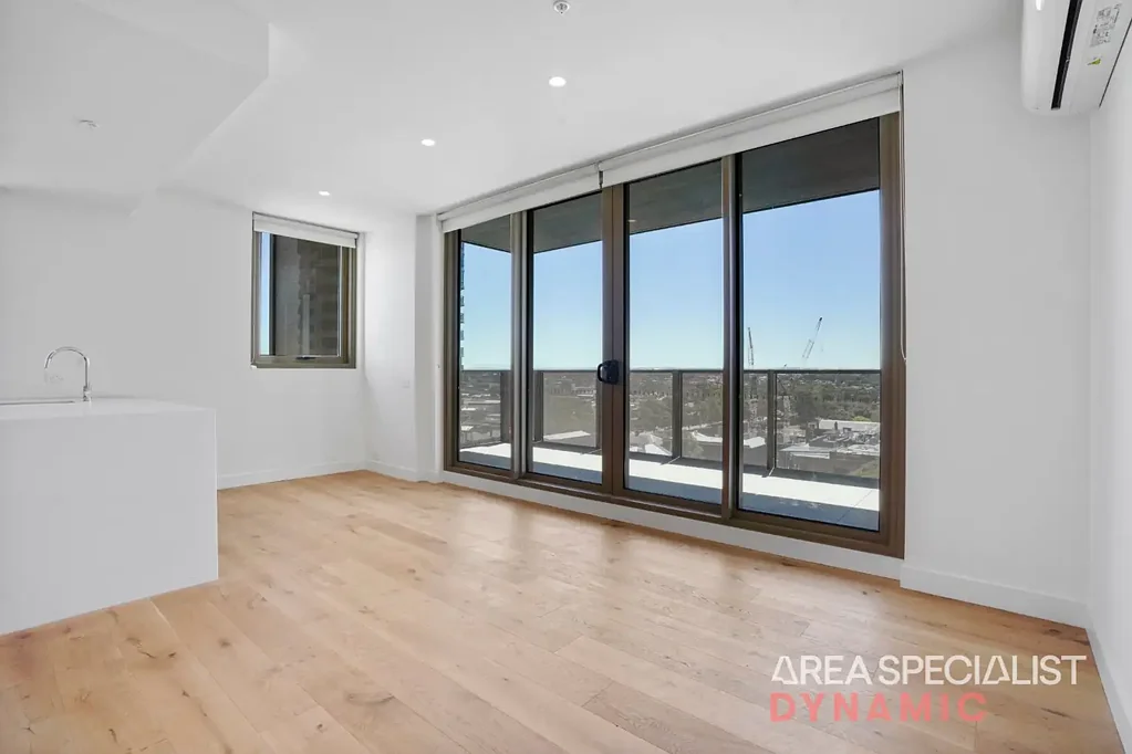 Modern Living In Prime Location!