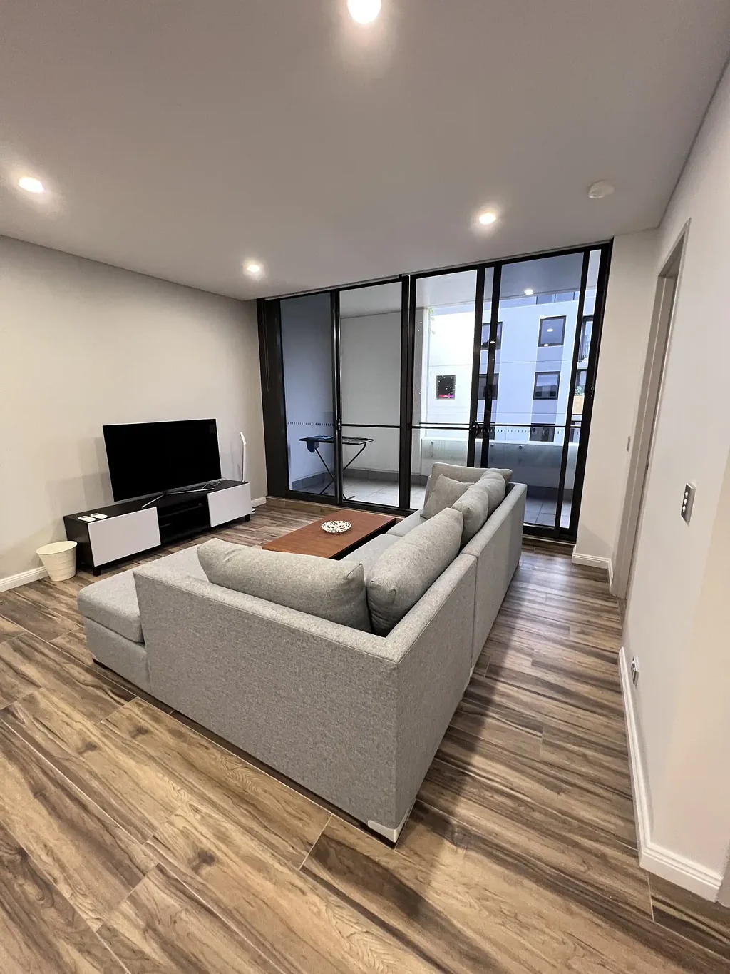 LUXURY FURNISHED TWO BEDS APARTMENT FULLY FURNISHED NOW LEASING