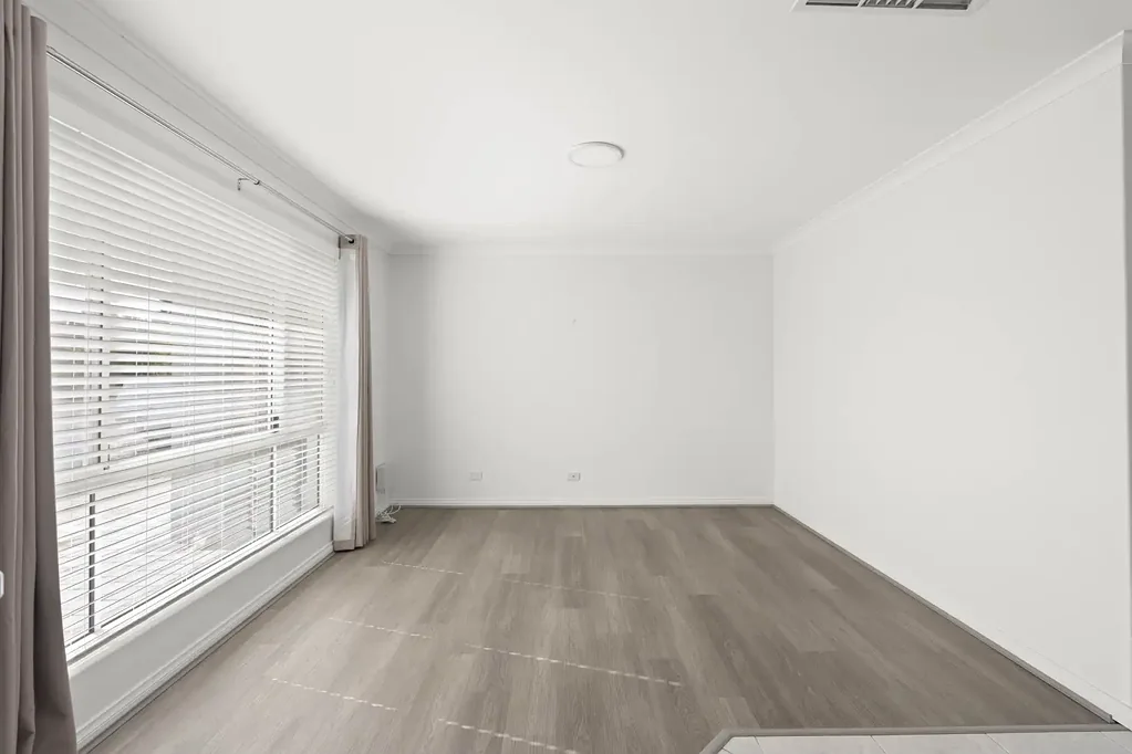 Ellenbrook 4ห้องนอน 614sqm Block | Huge Backyard | Drive-Through Access | Family Living