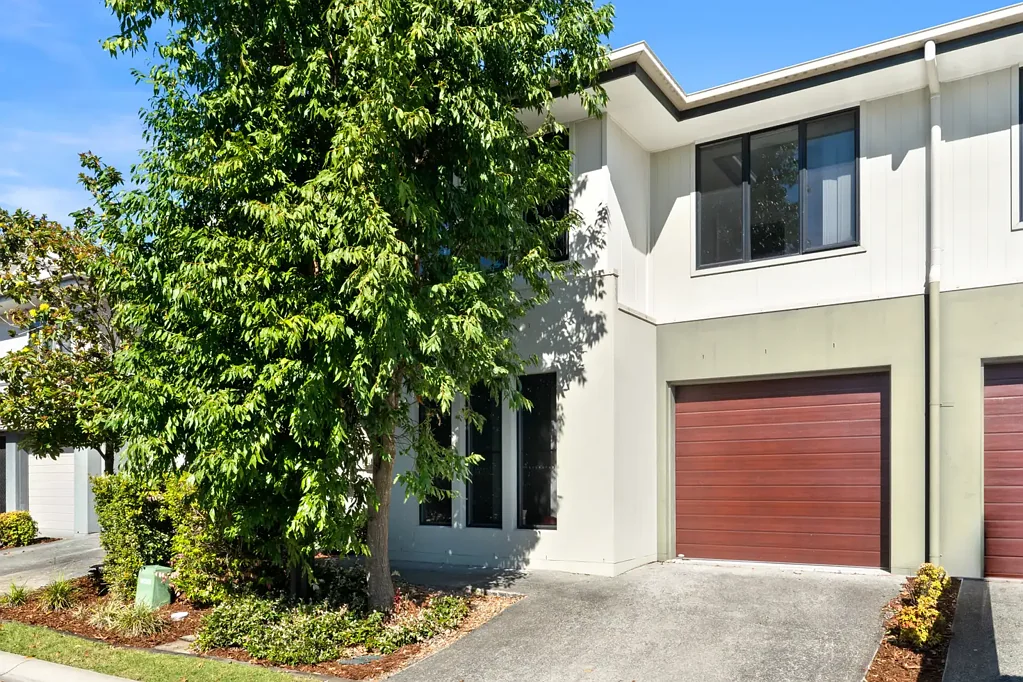 Pimpama 4房  Modern Family Living with Vacant Possession Available