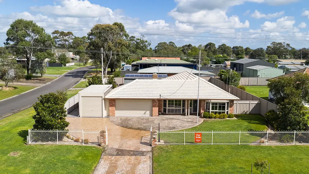 Stratford 4ਬੈੱਡਰੂਮ Entertainer’s Delight with Expansive Living Options