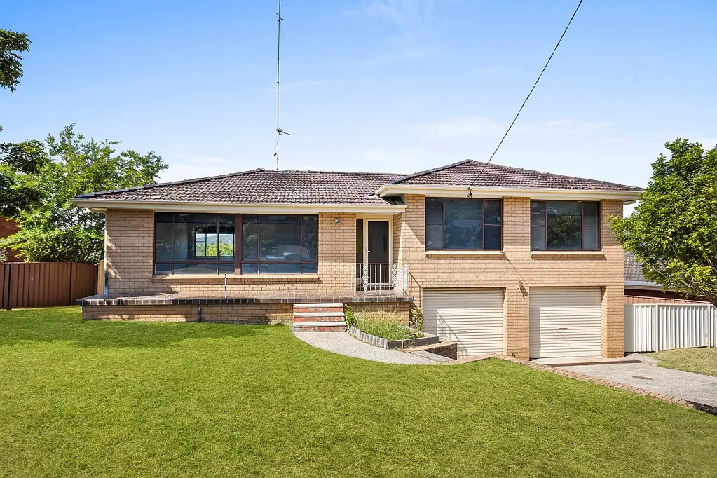 33 Burgess Avenue, Figtree, NSW 2525
